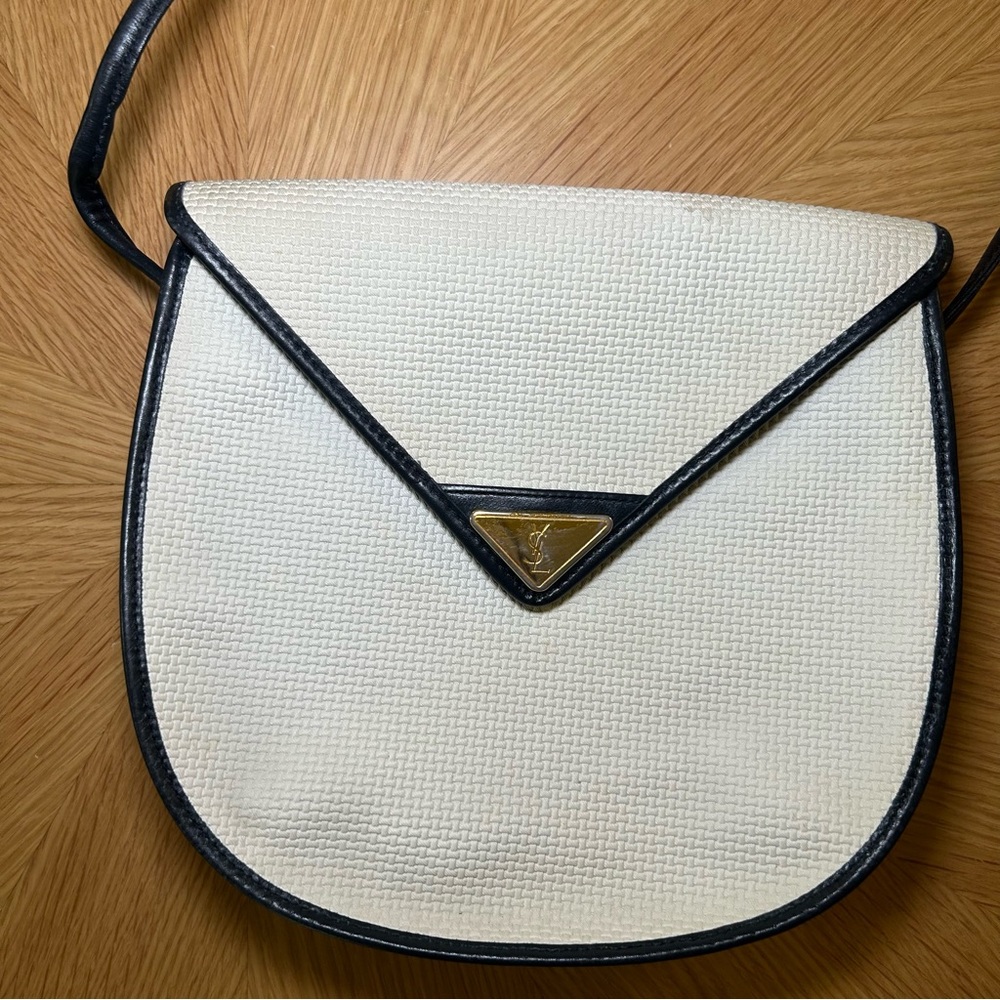 Yves Saint Laurent White and Navy Shoulder Bag - Picture 6 of 13